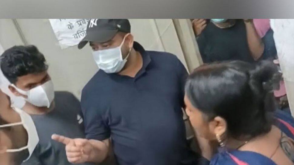 Absent doctors, scattered waste &amp; dogs: Bihar Dy CM Tejashwi Yadav&#039;s surprise visit exposes Patna hospital - Watch