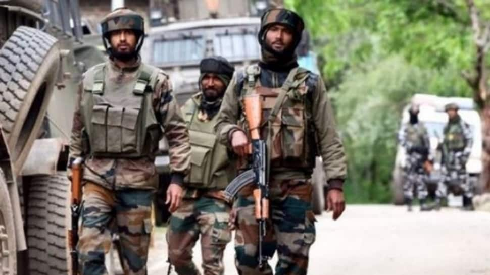 J&amp;K cops kill two terrorists in Anantnag; arrest two in Shopian