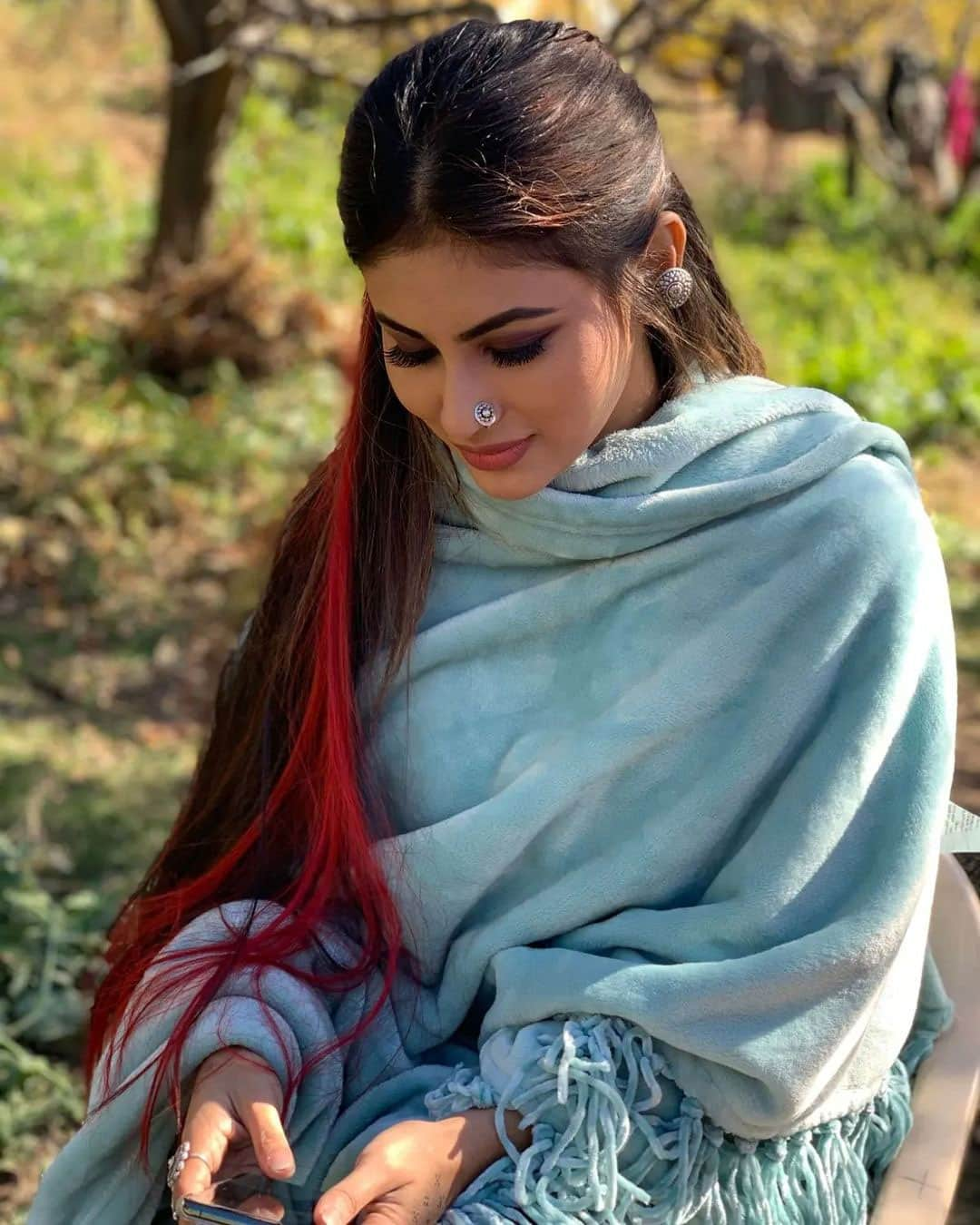 Check out Mouni Roy's BTS photo