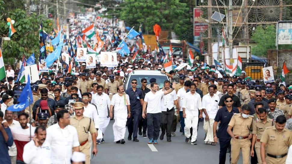 Rahul Gandhis Bharat Jodo Yatra Draws Huge Crowd In Kerala India News Zee News