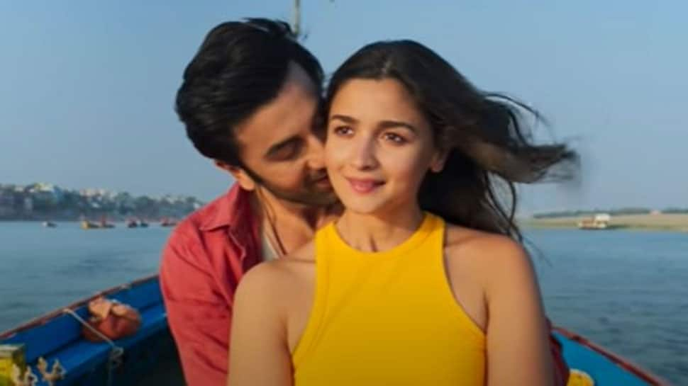 Brahmastra Day 3 Collections: Ranbir-Alia starrer SHINES at the box office, crosses Rs 100 cr on opening weekend! 