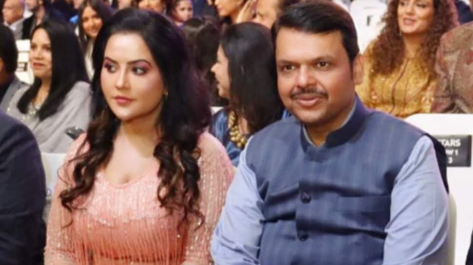 Woman abuses Devendra Fadnavis&#039;s wife Amruta on Facebook; arrested