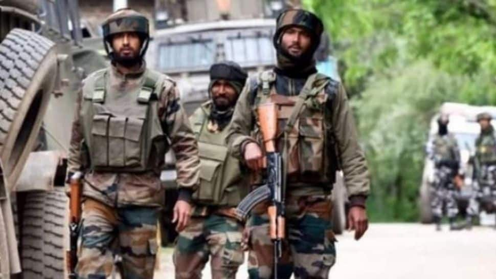 J&amp;K police kill two AGuH terrorists, involved in the killing of migrants, in Nowgam area of Srinagar  