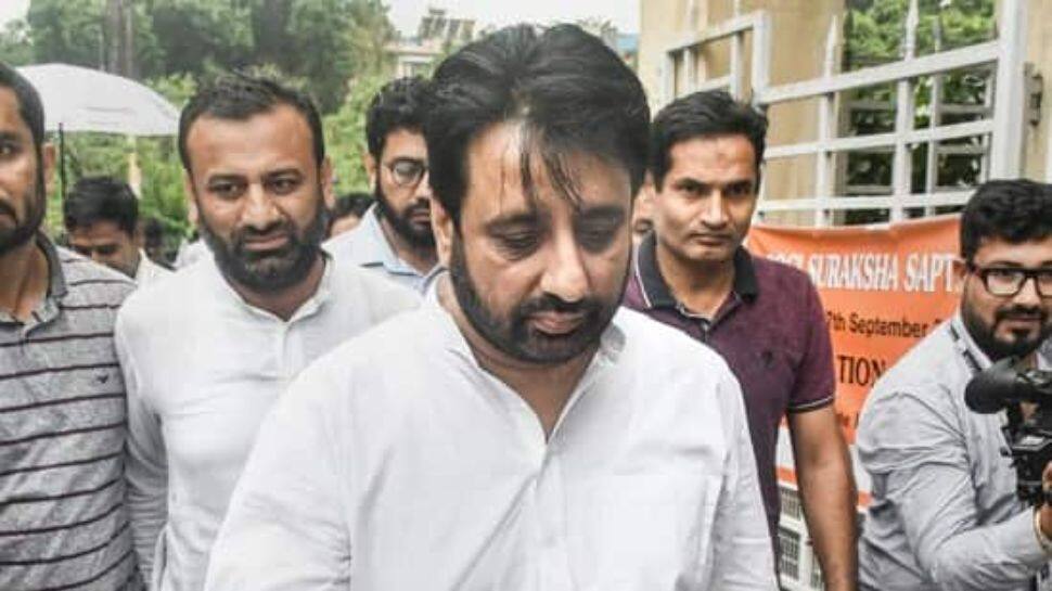 AAP MLA Amanatullah Khan&#039;s aide arrested under arms act, 3 FIRs lodged after ACB raids