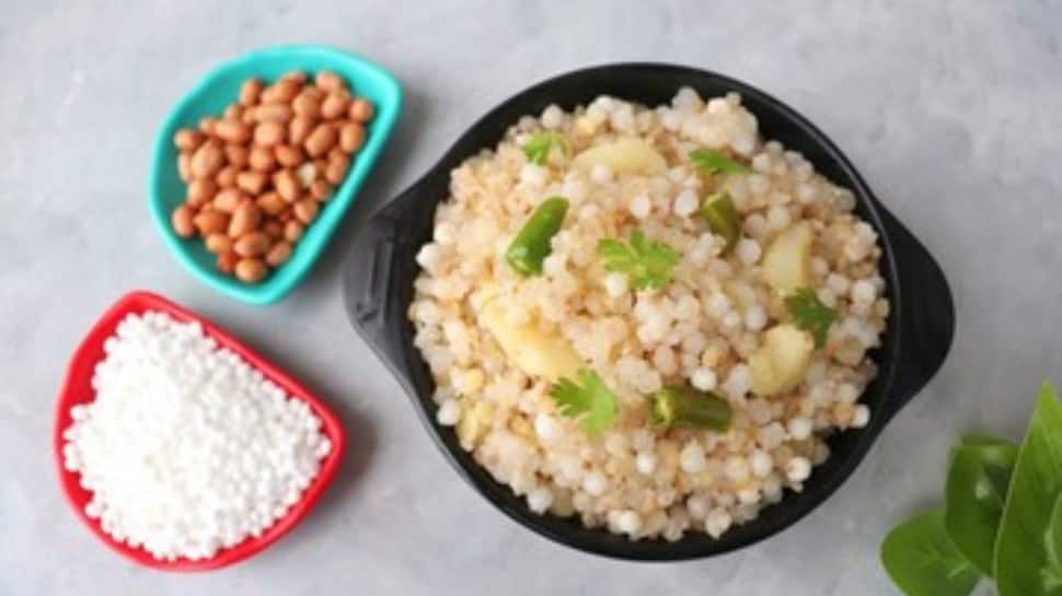 Here’s the EASIEST Sabudana Khichdi recipe to try this Navratri!