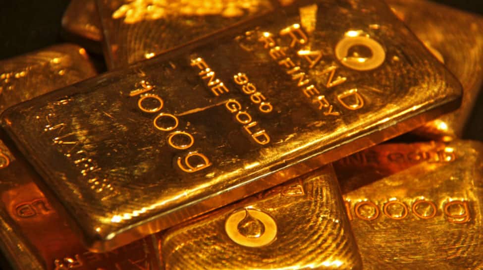 Gold Price today 19 September 2022: Yellow metal falls Rs 303; silver drops Rs 197