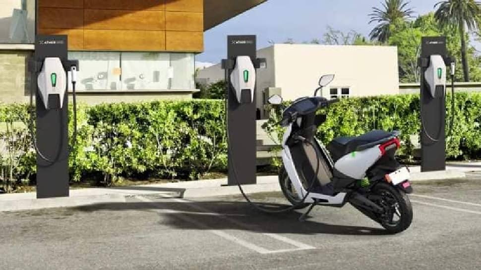 Delhi govt to install kerbside EV charging stations on all major roads