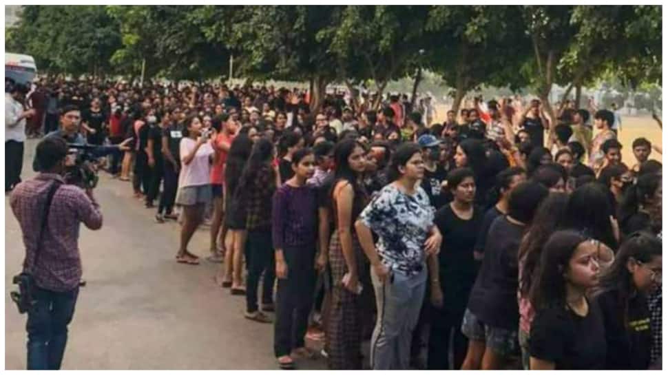 Chandigarh MMS Leak: Students across country raise their voice against CU authorities