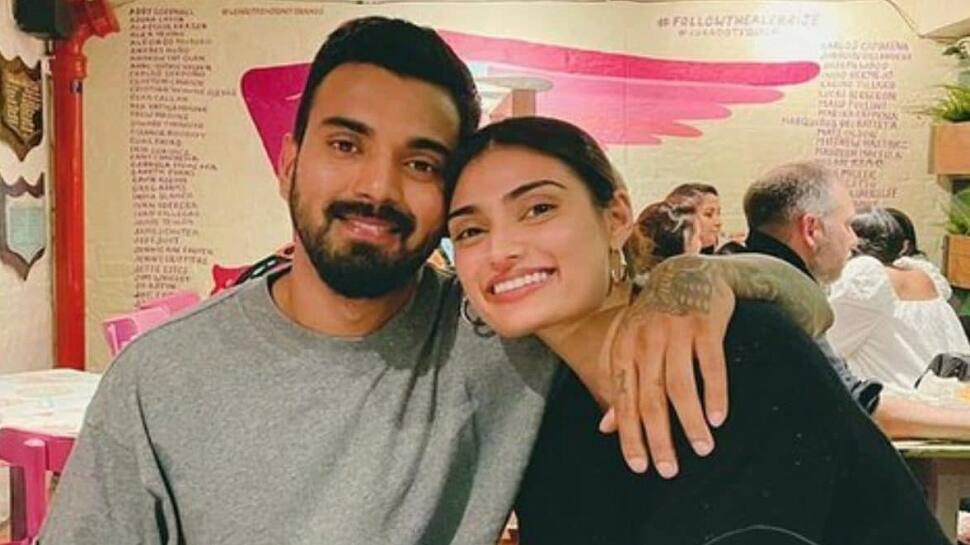 Athiya Shetty is all hearts as her rumoured boyfriend KL Rahul scores a fifty against Australia!