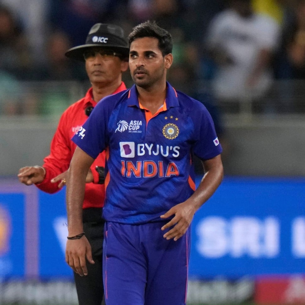 Bhuvneshwar Kumar, who was the leading wickettaker in Asia Cup 2022, failed with the ball in the 1st T20 vs Australia. Bhuvneshwar was the most expensive Indian bowlers, giving away 52 runs in 4 overs. (Source: Twitter)