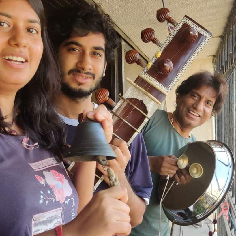 Raju Srivastava with his son and daughter