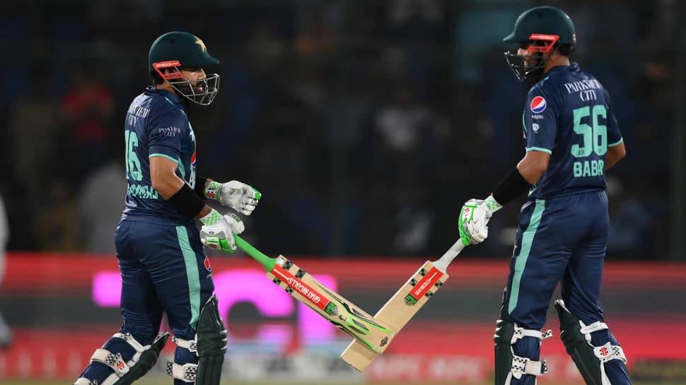 'Record-breaking partnership': Rizwan, Babar hailed by Shahid Afridi and fans after PAK's 10-wicket win over ENG in 2nd T20I thumbnail