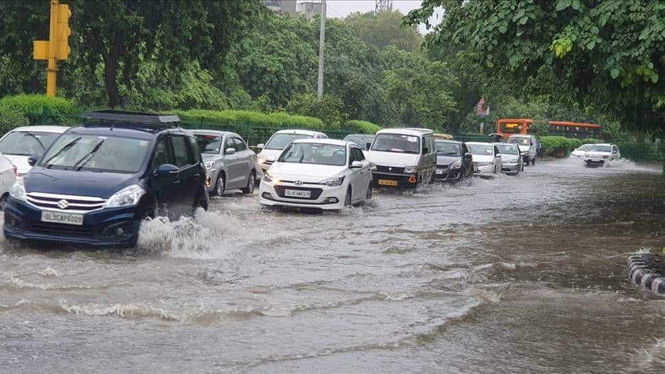 Delhi traffic takes a hit after heavy rainfall, THESE routes clogged with waterlogging | Auto News