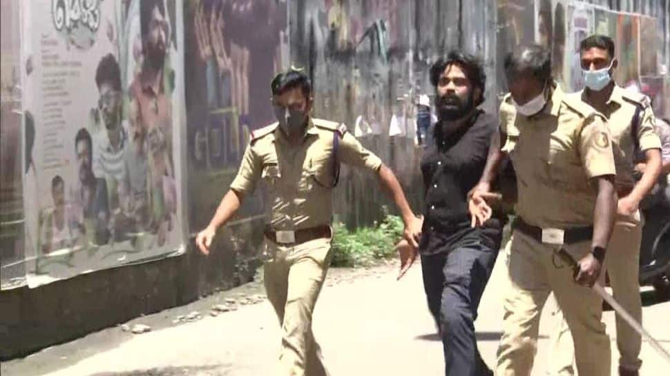 PFI Hartal: Over 500 arrested, 400 detained for stone pelting, bomb hurling and attack against cops in Kerala
