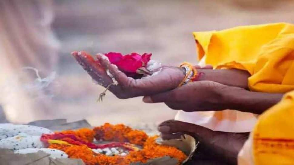 Sarva Pitru Amavasya Significance of Rituals on The Last Day of Pitru