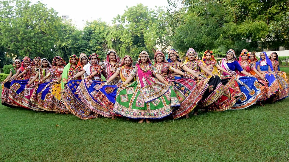 Navratri 2022: Garba in swimming pool! Viral video storms internet- Watch