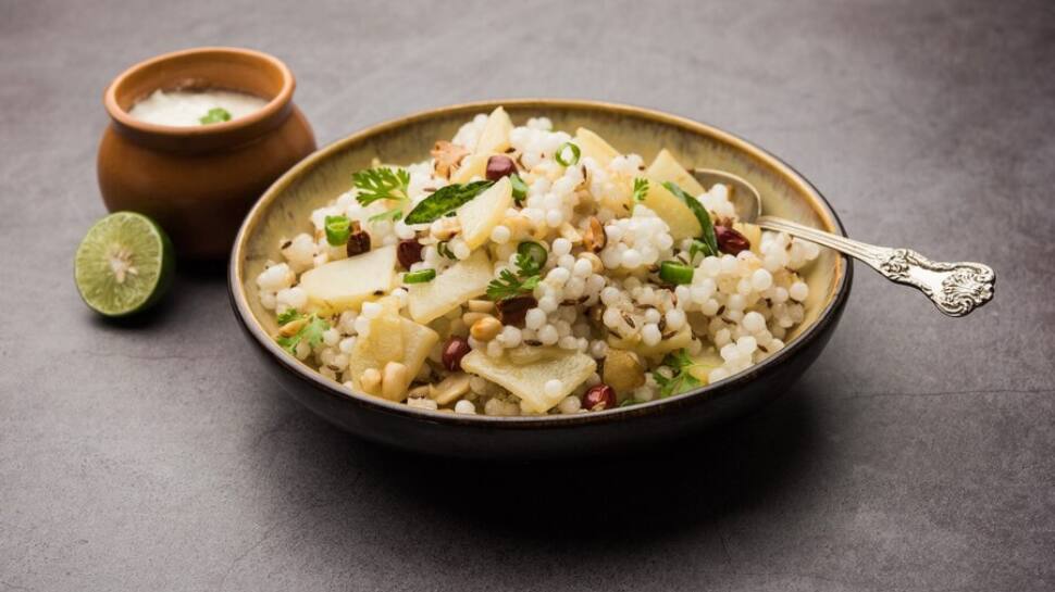 Navratri 2022: Make Sabudana khichdi at home with these easy 10 steps