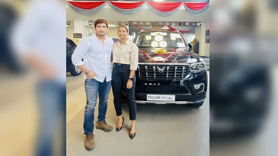 &#039;As tough as you...&#039; Anand Mahindra reacts to wrestler Geeta Phogat taking delivery of 2022 Mahindra Scorpio-N