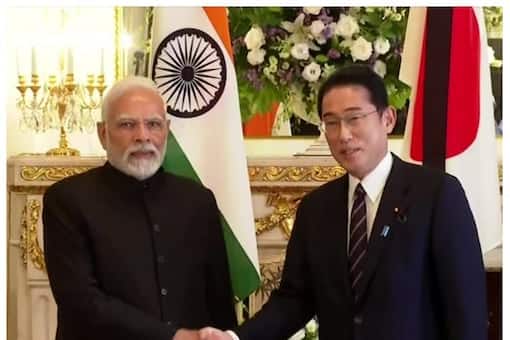 PM Modi meets Japanese PM Fumio Kishida in Tokyo | Zee News