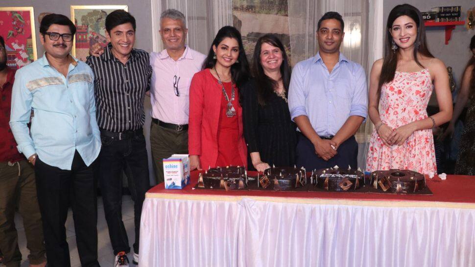 Bhabiji Ghar Par Hai cast celebrates as classic comedy show completes 1900 episodes- See Pics 