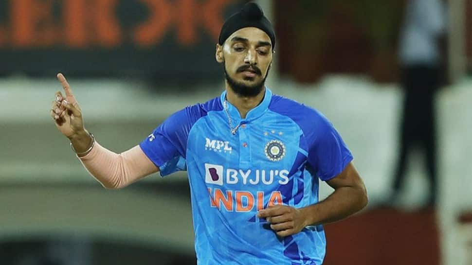 &#039;Arshdeep Singh THE UILTIMATE ASSASSIN&#039;, fans go crazy as pacer takes 3 wickets in 1 over, check reacts