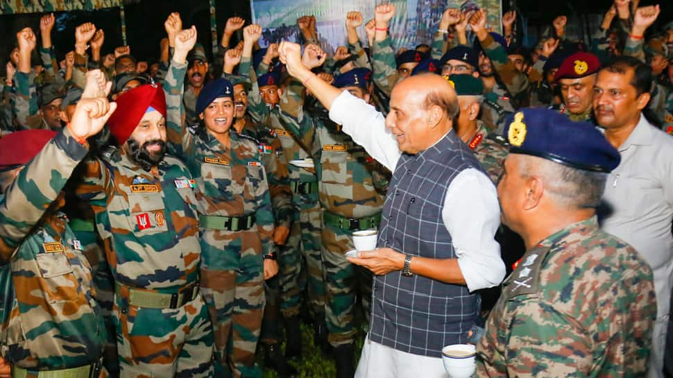 WATCH: Indian Army jawans sing &#039;Sandese Aate Hain&#039; during interaction with Rajnath Singh