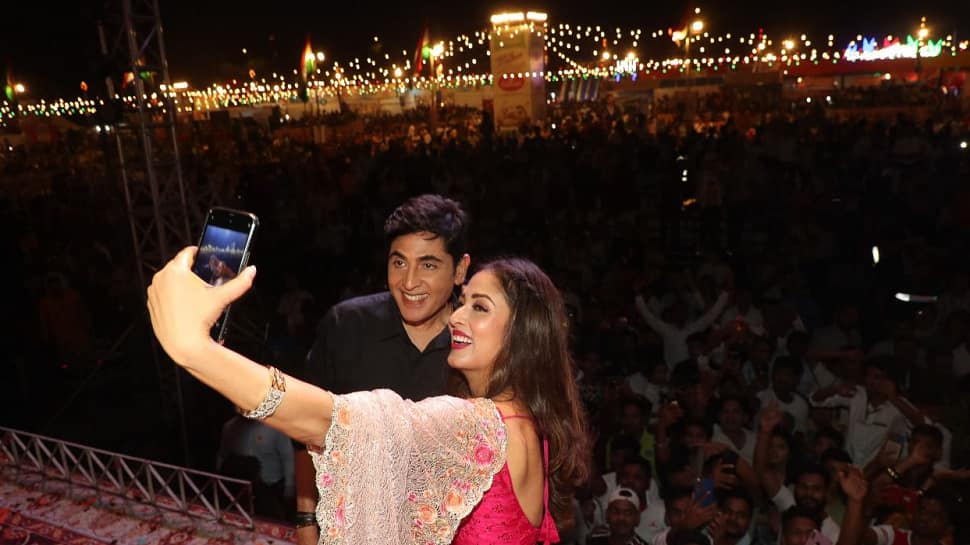 &#039;Bhabiji Ghar Par Hai&#039; stars Aasif Sheikh and Vidisha Srivastava attend Delhi&#039;s famous Ramlila at Lal Quila- PICS