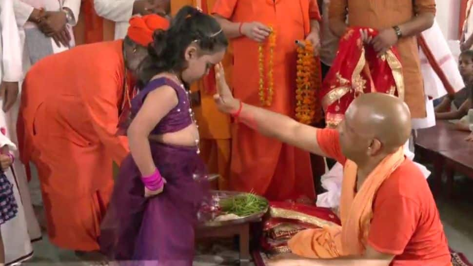 Gorakhpur: UP CM Yogi Adityanath performs &#039;Kanya Pujan&#039; on &#039;Navmi&#039; - See pics