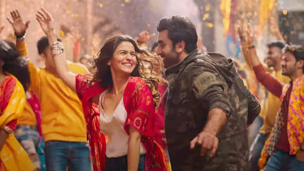 Akshay-Aishwarya&#039;s Dil Dooba syncs perfectly with Ranbir-Alia&#039;s &#039;Kesariya Dance mix&#039;- WATCH