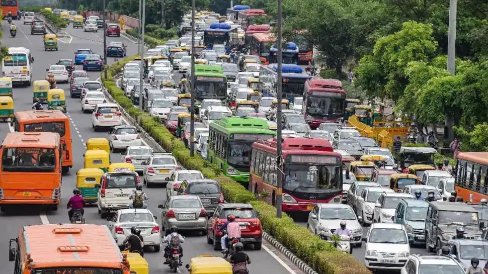 Dussehra 2022: Delhi Traffic Police alerts commuters to avoid these roads TODAY