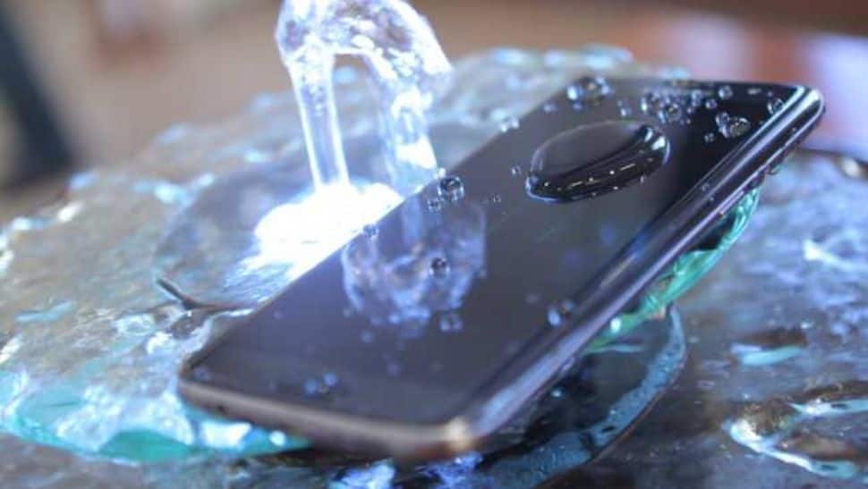 Unbelievable! Make your smartphone waterproof by just spending Rs 50, here&#039;s HOW