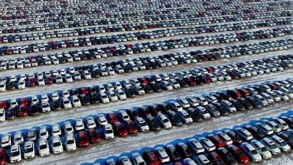 Delhi residents UNHAPPY with old parked cars; files 2,000 complaints in just 2 days