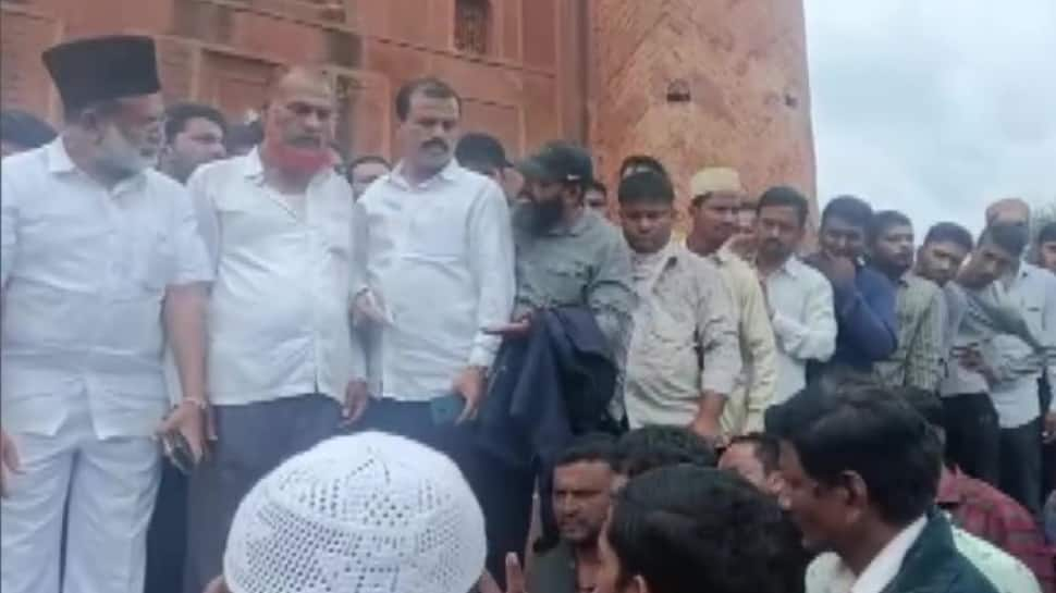 Nine booked for performing puja at Madrasa in Karnataka’s Bidar, Muslims stage protest