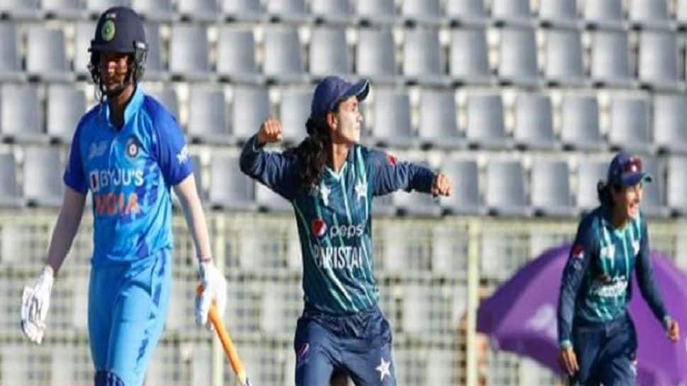 It shows the character of...: Pakistan women&#039;s cricket team&#039;s captain Bismah Maroof says THIS after win over India - Watch