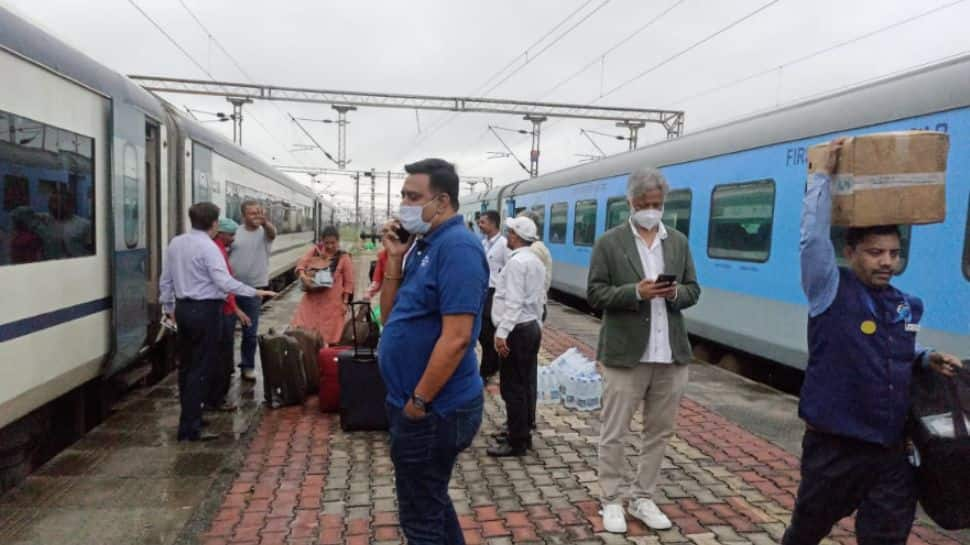 Vande Bharat train suffers jammed wheel on Delhi-Varanasi route, passengers shifted to Shatabdi