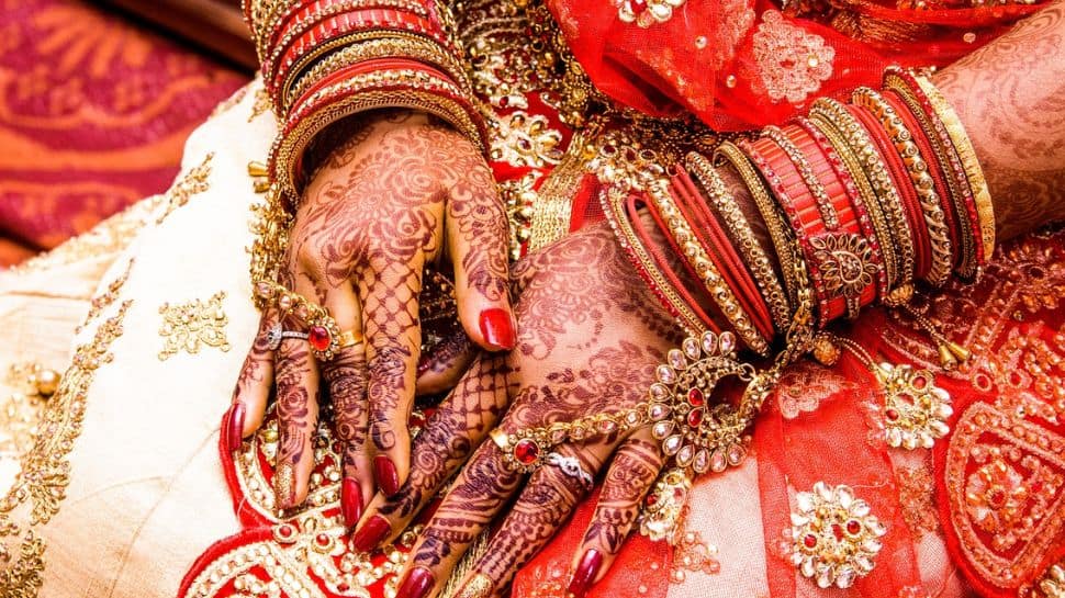 Karwa Chauth Gift Ideas 2022: Gifts that husbands can give wives based on their horoscope - check list for all zodiac signs!