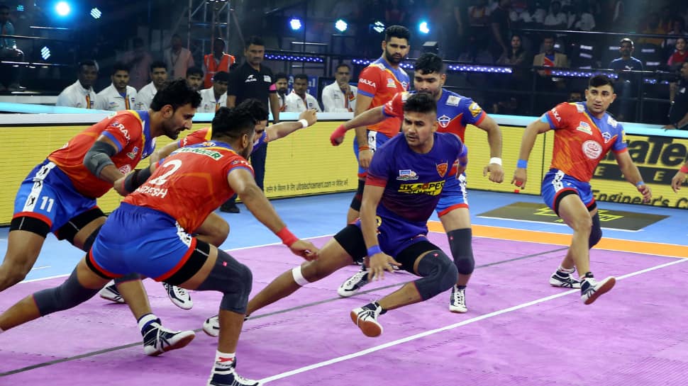 Pro Kabaddi League Season 9: Naveen Kumar&#039;s Dabang Delhi KC WIN thriller vs Pardeep Narwal&#039;s UP Yoddhas