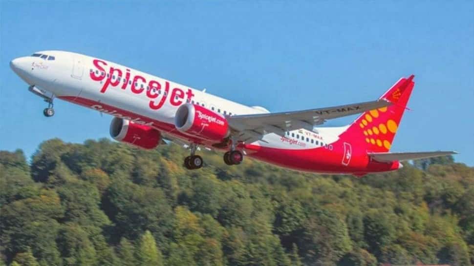 Hyderabad-bound Spicejet flight makes emergency landing; smoke detected in cockpit