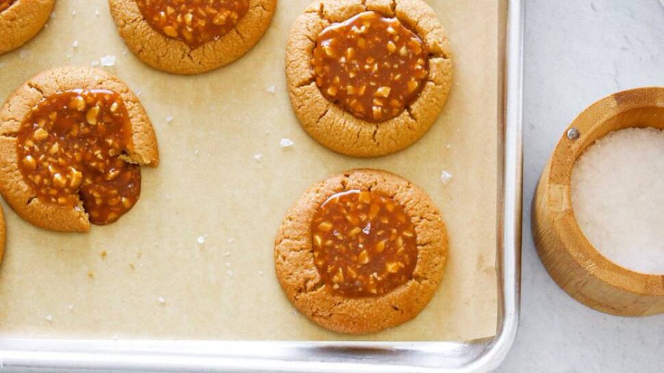 Have you tried these YUMMY Caramel Peanut cookies yet? Recipe inside