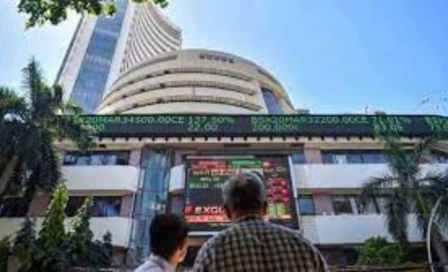 Indian Stock market closes in GREEN amid positive global cues on Friday; Sensex ends 684.64 points higher 