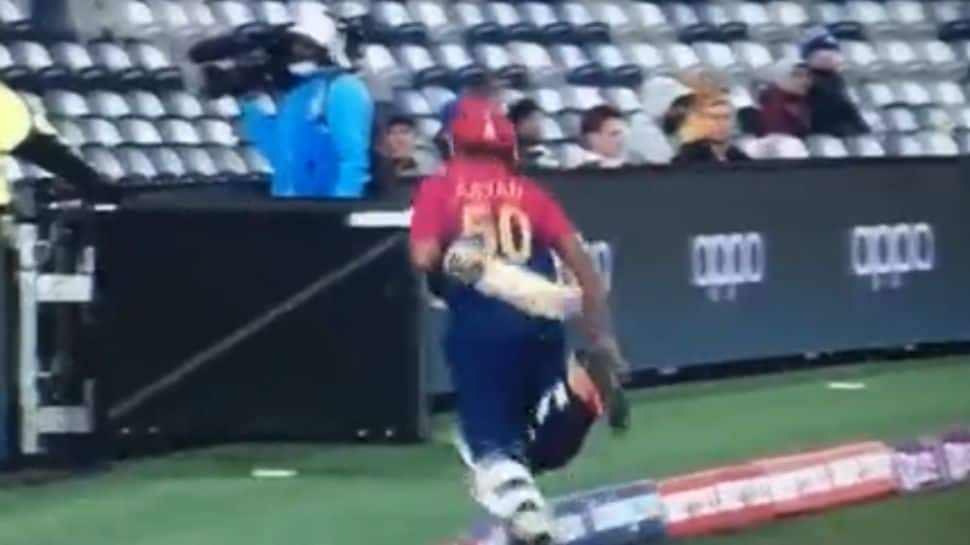 UAE vs NED, T20 World Cup 2022: United Arab Emirates batters Ayan Khan tumbles on the boundary - Watch