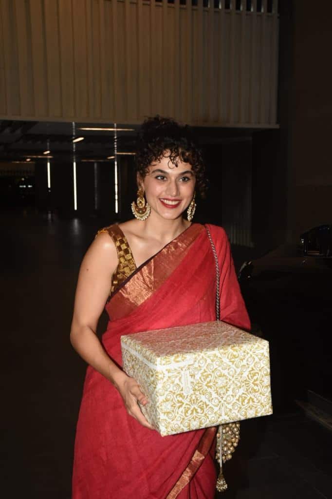 Taapsee Pannu arrived with gift