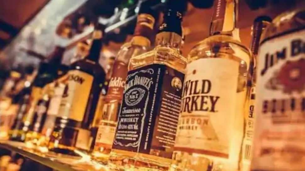&#039;Alcohol, lottery main sources of revenue in Kerala&#039;: Governor slams state government