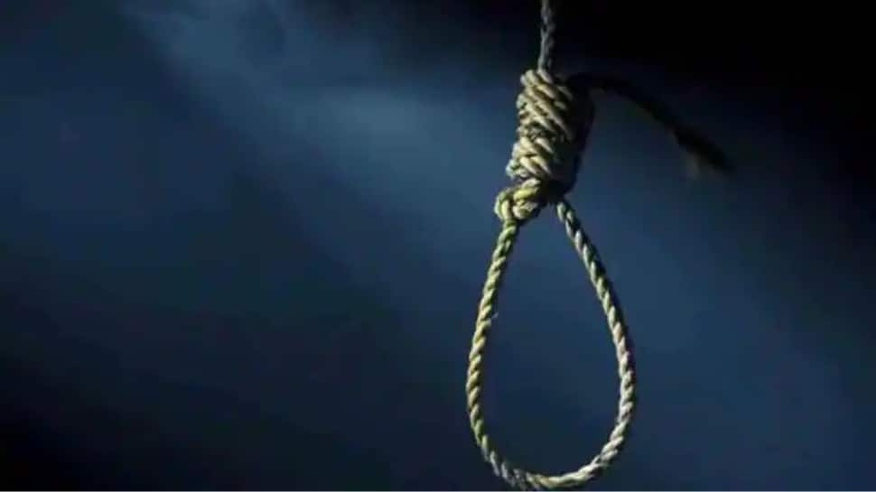 UP SHOCKER: 16-year-old girl commits suicide after mother scold her for chatting