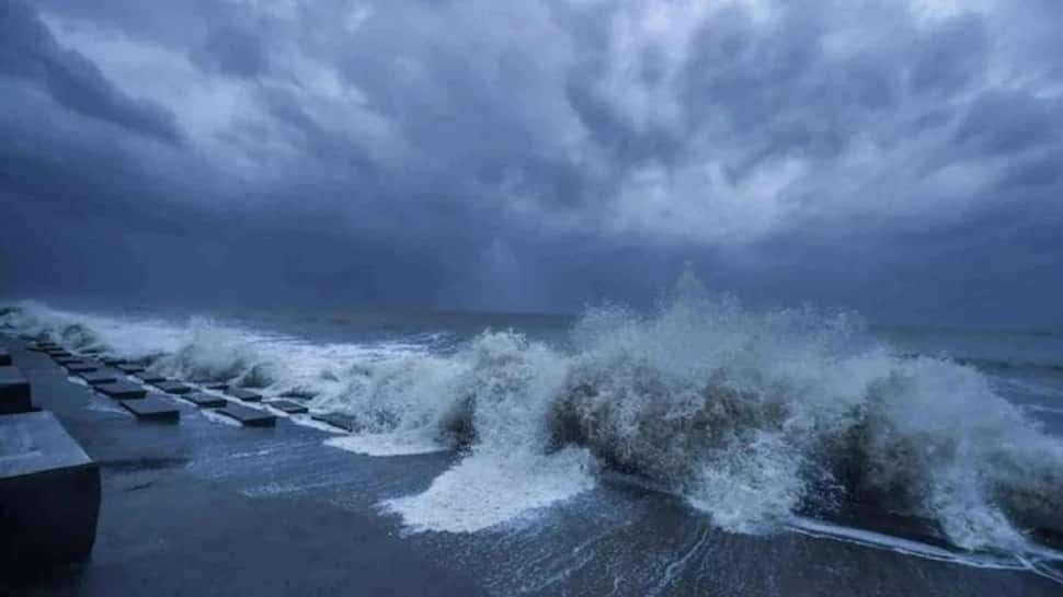 Cyclone Sitrang brings &#039;Cloud of Disaster&#039; before Kali Puja: Just 380 Km away, BIG impact of the STORM in Bengal?