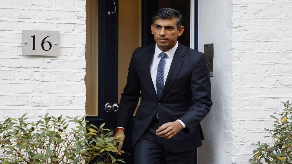 As &#039;Punjabi-Munda&#039; Rishi Sunak wins UK PM race, desis&#039; chest swell with pride. Read reax here