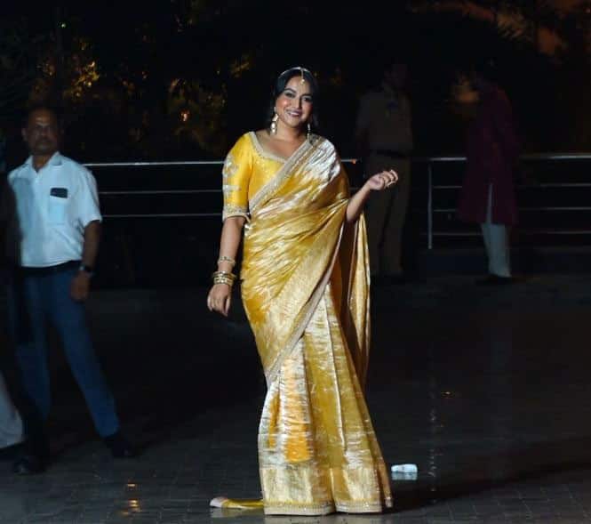 Swara Bhasker wore a saree for Diwali