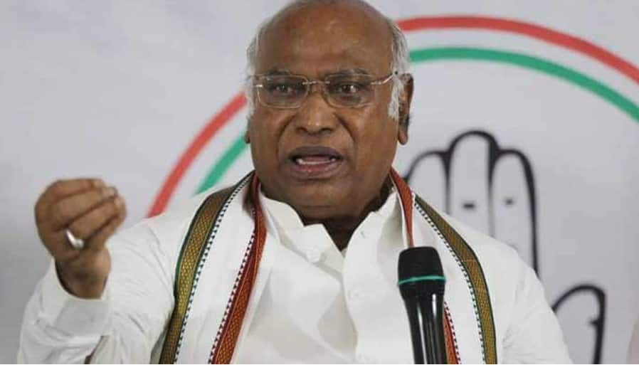 Mallilkarjun Kharge was angry at his own MP in parliament, talk of breaking the country was not tolerated.