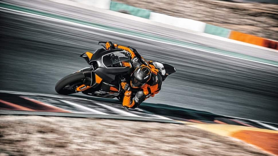 2023 KTM RC 8C