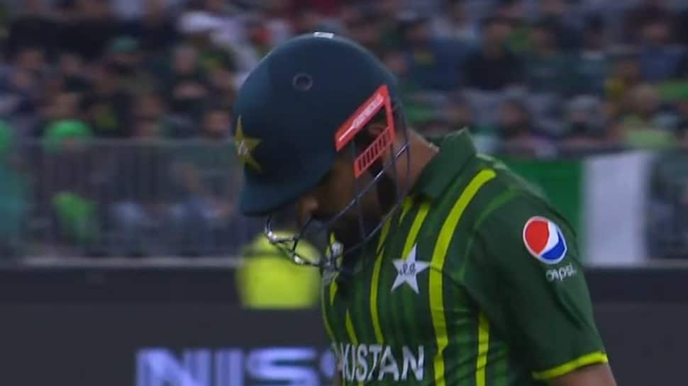 PAK vs ZIM: &#039;Aur karo Virat Kohli se compare,&#039; Babar Azam TROLLED after bad performance in T20 World Cup 2022